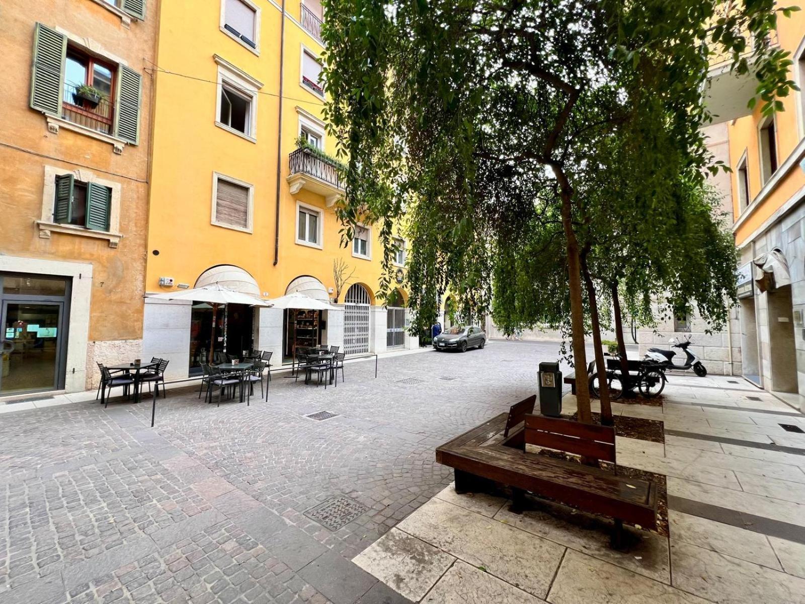 Frame Of Verona Apartments, Verona